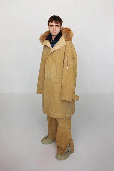 Look 50
